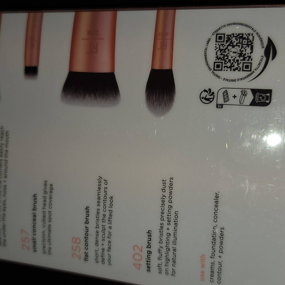 🎁 Real Techniques Face Base Set of 4 Makeup Brushes NEW NWT Gift Idea - Picture 3 of 3